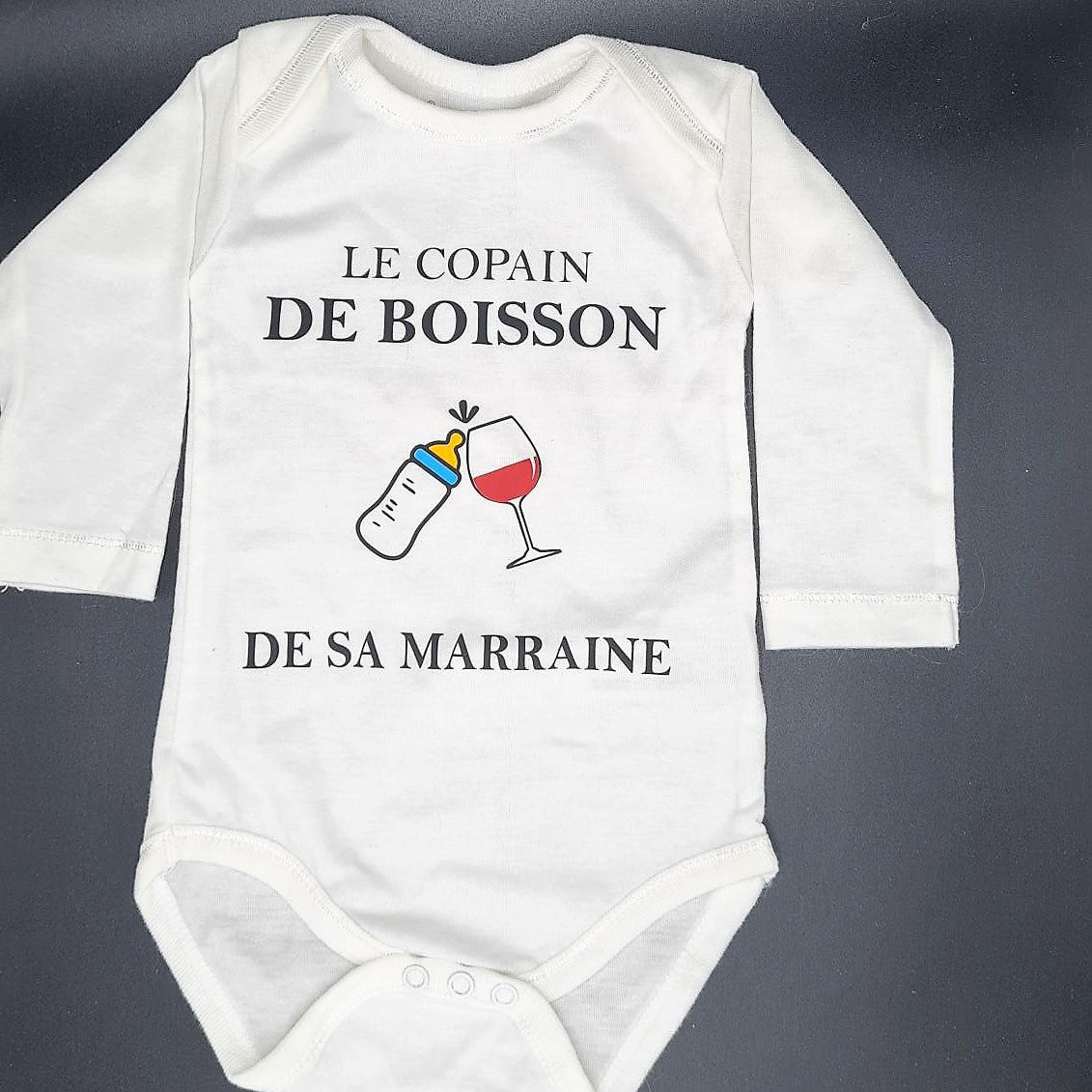 Body Bébé Humour 'Le Copain De Boisson De Mamie Vin' - Imprimé En France à Rennes - Col Rond, Lavage Machine, 100% Doux